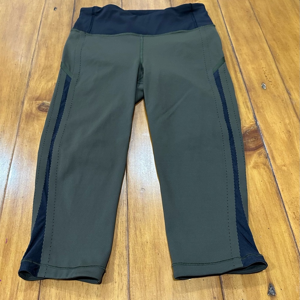 Lululemon Cropped Leggings Size 4 Dark Olive Green